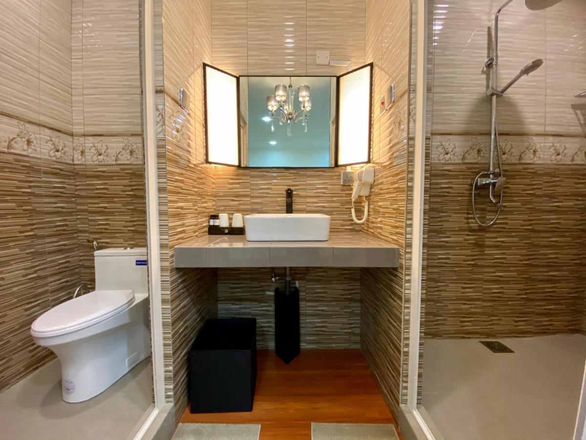 J Boutique Hotel 新张优惠 Muar Ngoại thất bức ảnh