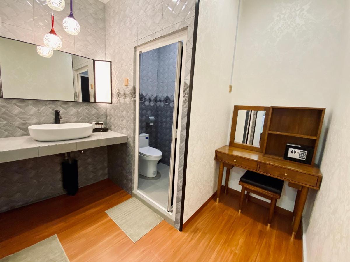 J Boutique Hotel 新张优惠 Muar Ngoại thất bức ảnh